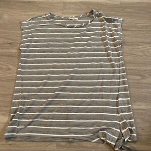 June & Delancy grey silver white tripped tied bottom sleeveless blouse medium